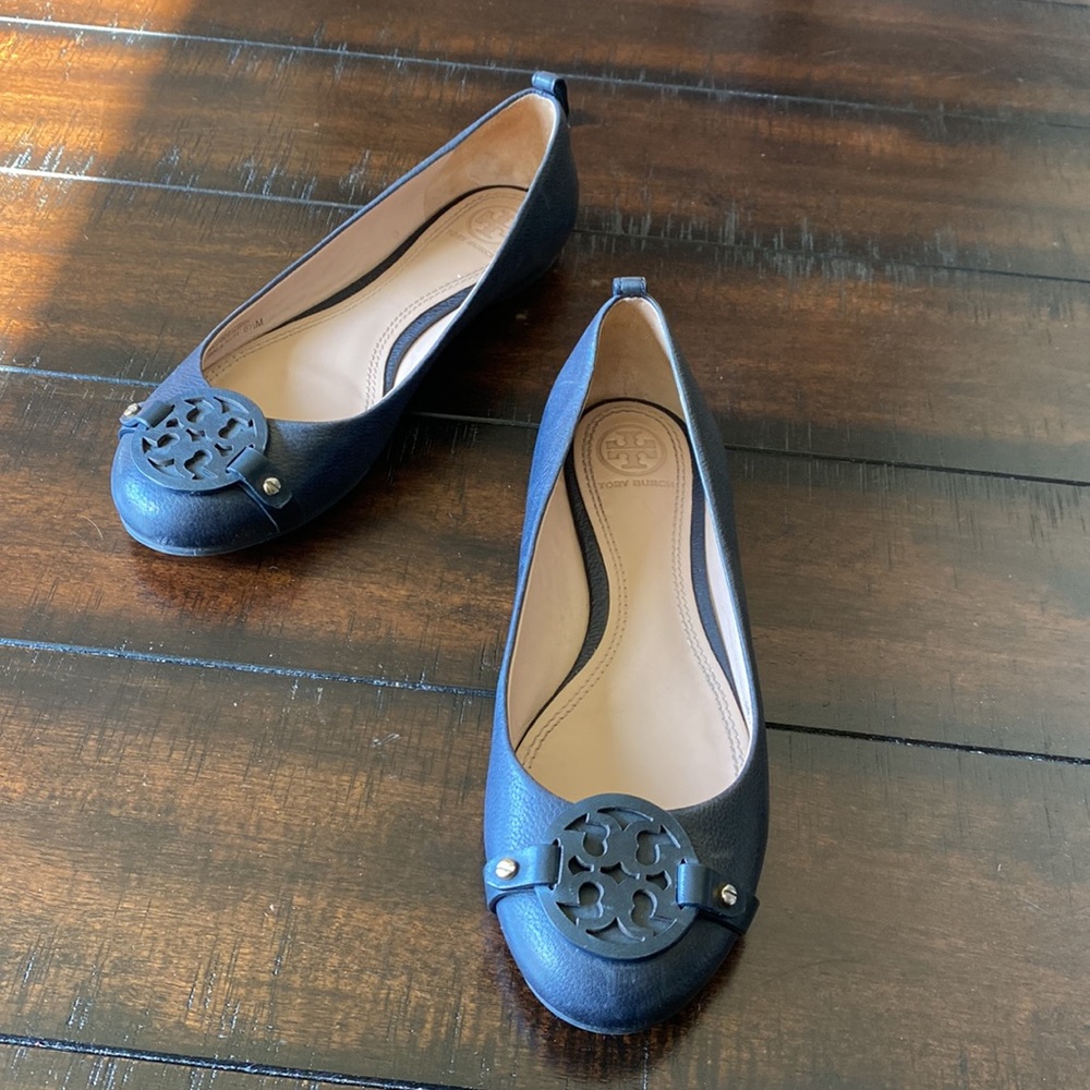 Tory burch flat doll shoes on sale!